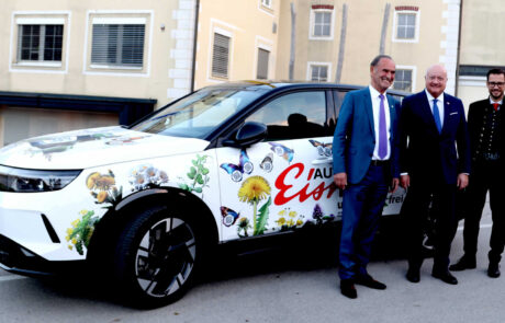 Promo.Wagen: 80 Jahre ÖVP - Gabriel Obernosterer, Bundeskanzler Christian Stocker, Sebastian Schuschnig
