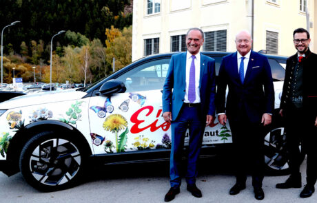 Promo.Wagen: 80 Jahre ÖVP - Gabriel Obernosterer, Bundeskanzler Christian Stocker, Sebastian Schuschnig