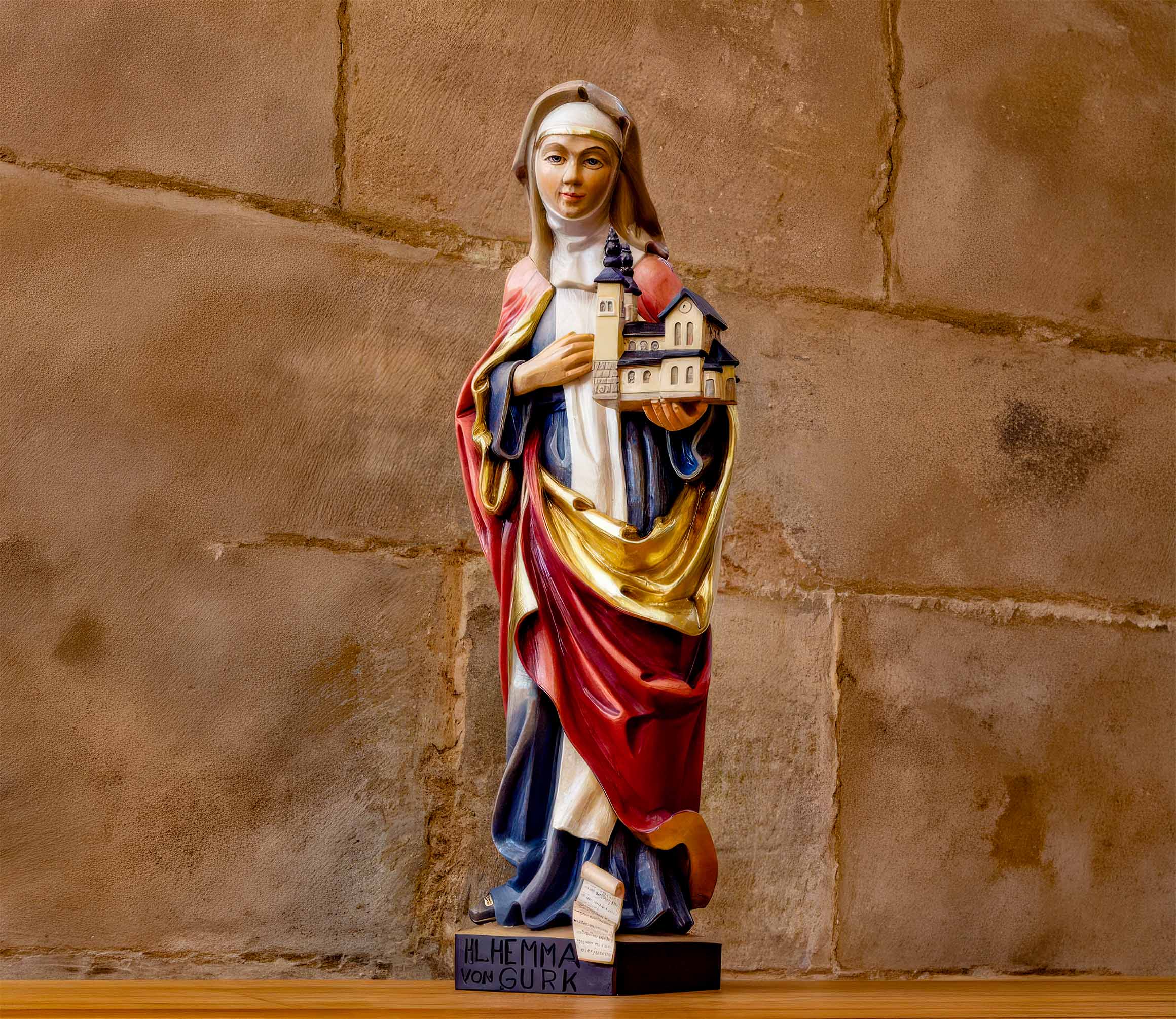 Dom zu Gurk – Statue der Heiligen Hemma – Pedagrafi
